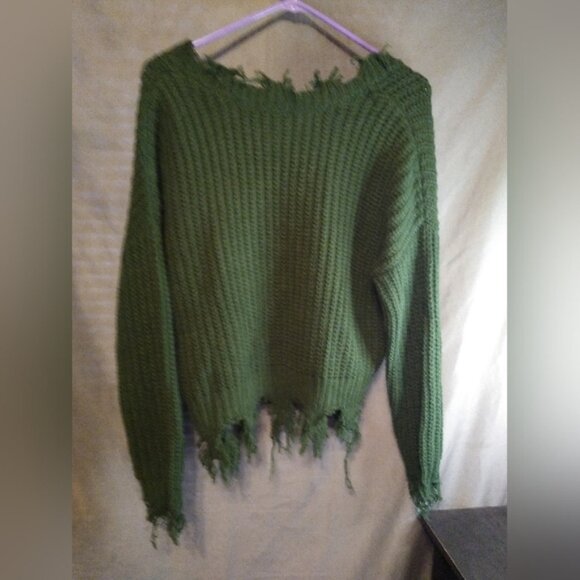 Ltx distressed v-neck long sleeve green cropped junior's sweater - Picture 2 of 5